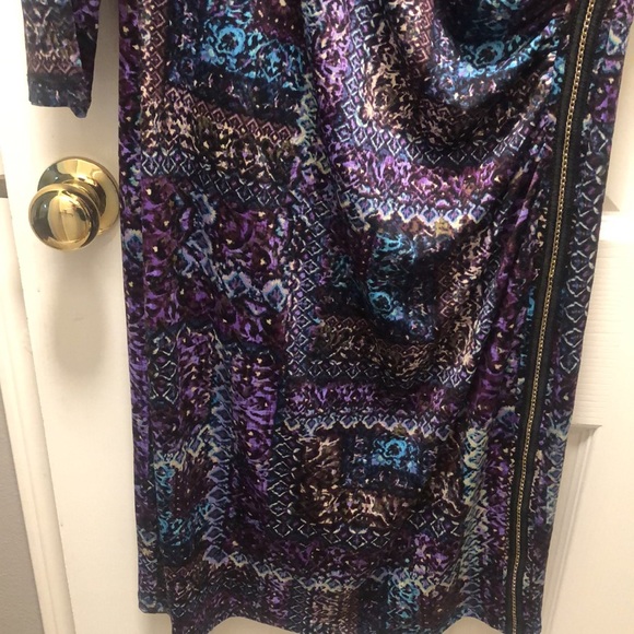 Women’s Size Small Dress w/small gold chain detail - Picture 5 of 5